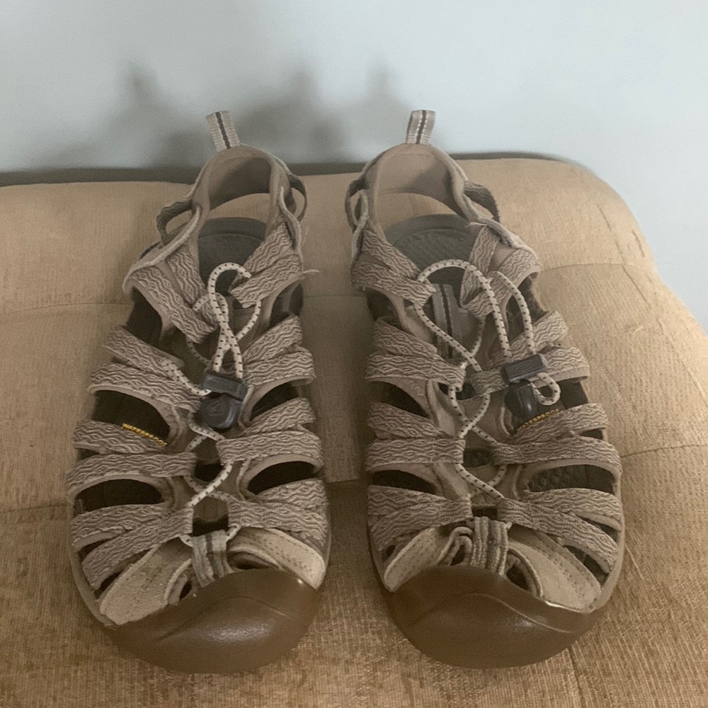 Keen waterproof sandals - like new - size 10